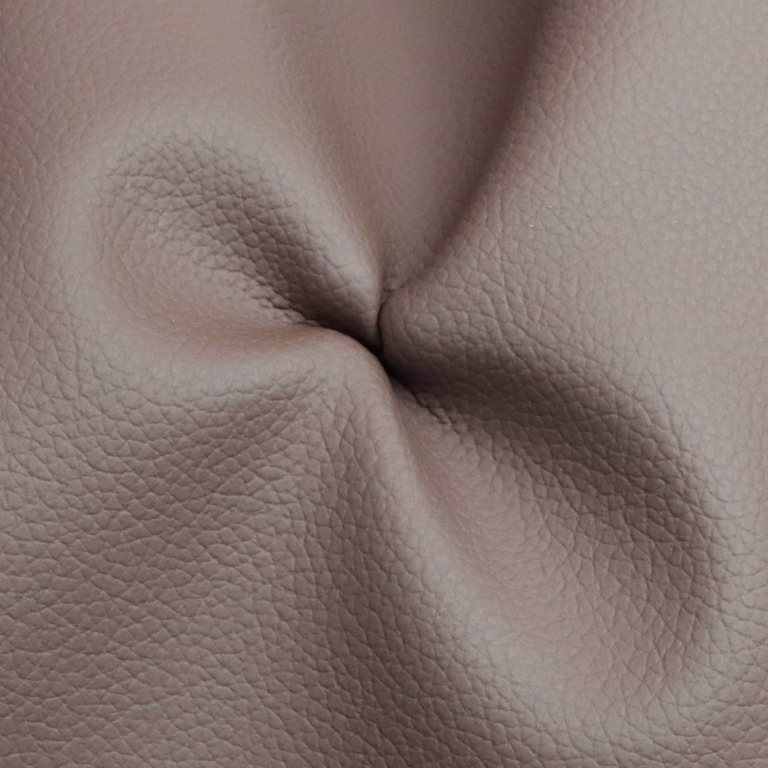 Zhigao Leather Factory lance une série améliorée de cuir synthétique automobile pour le marché mondial de l'intérieur des véhicules